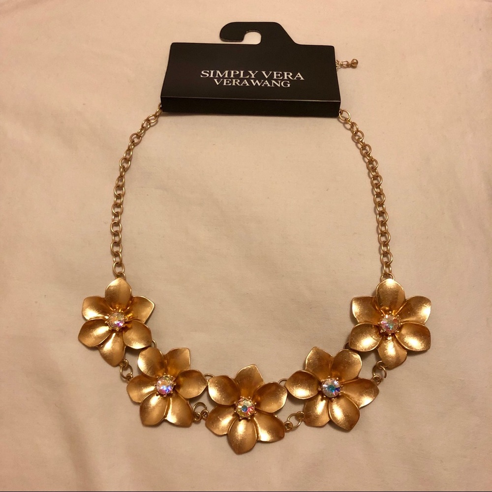 NWT Vera Wang Neckless